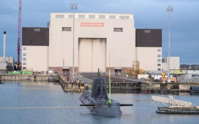 HMS Agamemnon completes first dive